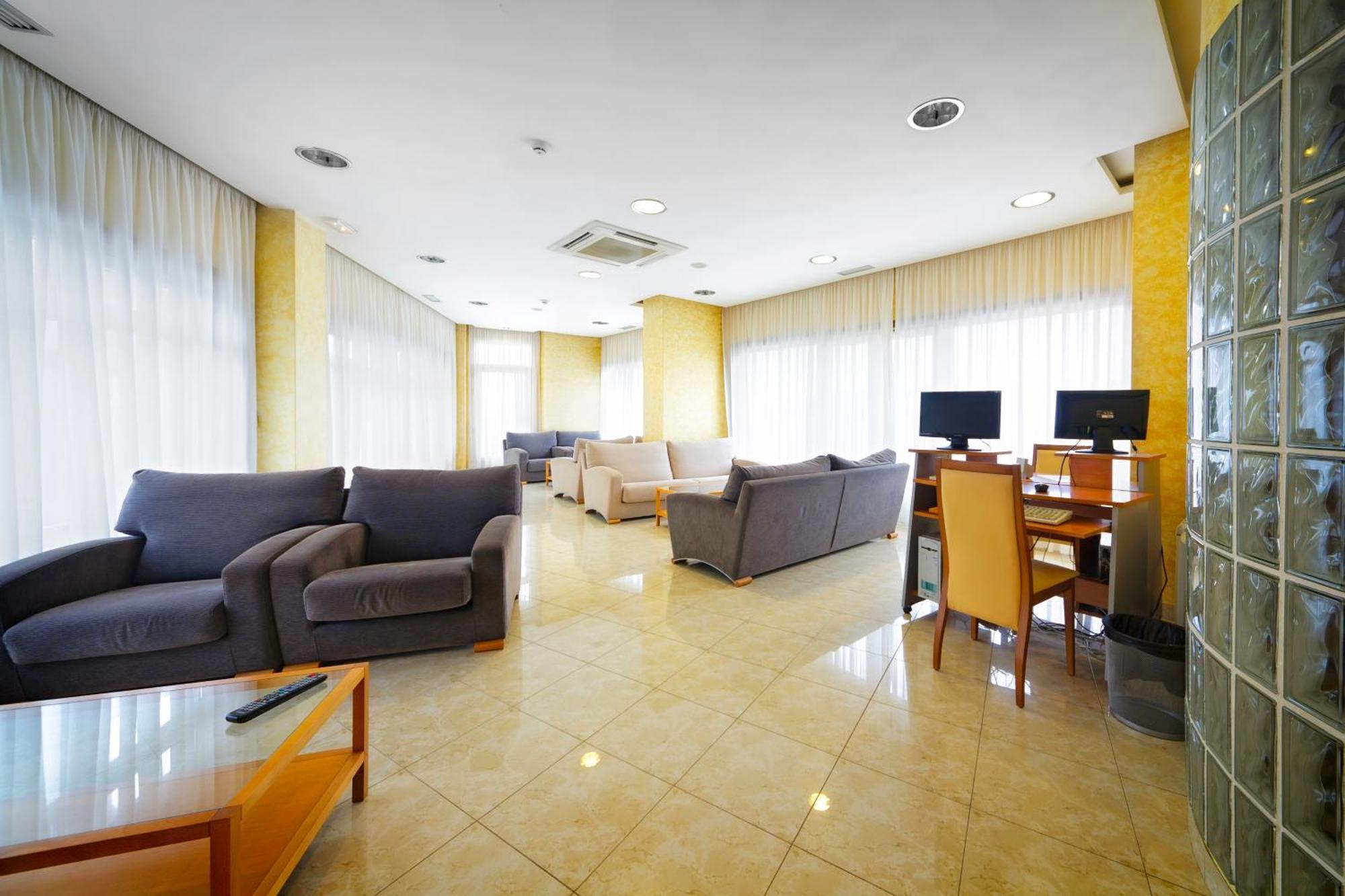 Hotel Florida Arteixo Bagian luar foto